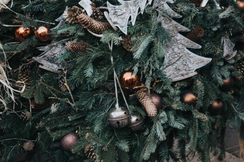 Helpful tips for cleaning your artificial Christmas trees