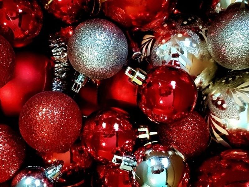 Stylish Ways to Deck Your Halls This Year: Unique and Trendy Christmas Decoration Ideas