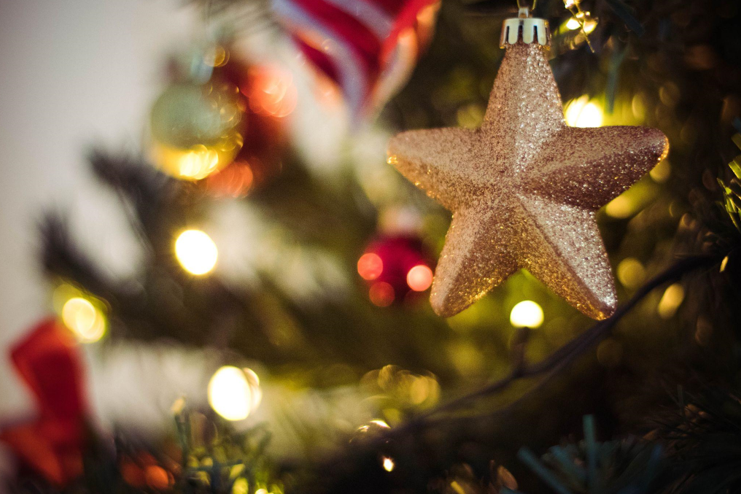 The Pros and Cons of Unlit Artificial Christmas Trees: An In-Depth Analysis